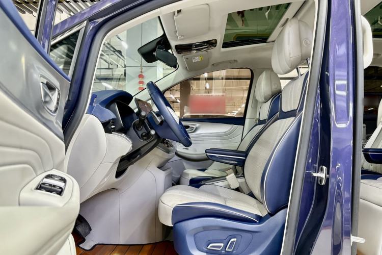 Used Roewe iMAX8 2022 400TGI Prestige Edition Interior 1