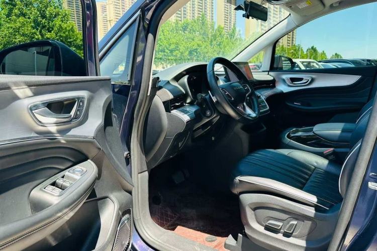 Used Roewe iMAX8 2022 400TGI Celebration Edition Interior 1