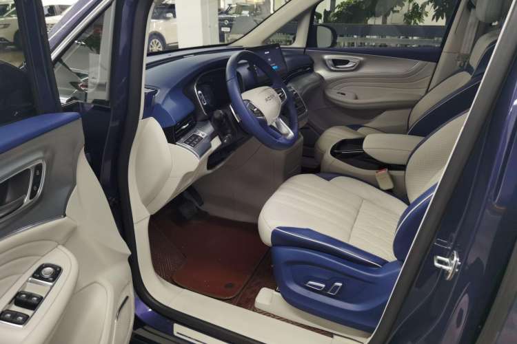 Used Roewe iMAX8 2022 400TGI Celebration Edition Interior 2