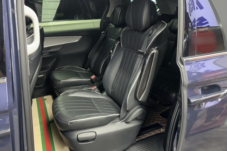 Used Roewe iMAX8 2022 Model 400TGI Exclusive Version for Key Accounts Interior 2