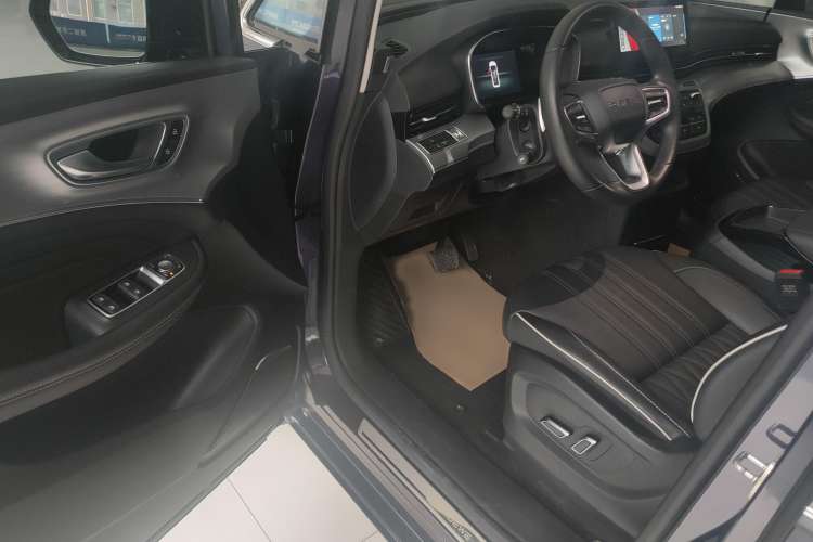 Used Roewe iMAX8 2022 400TGI Flagship Edition Interior 2
