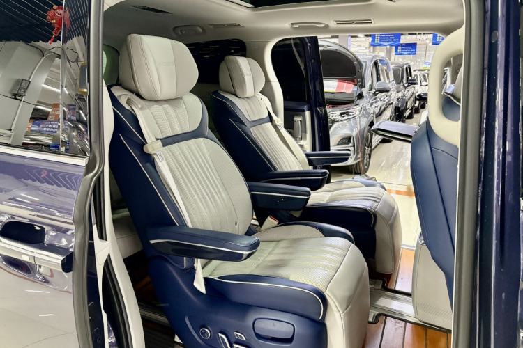 Used Roewe iMAX8 2022 400TGI Prestige Edition Interior 3