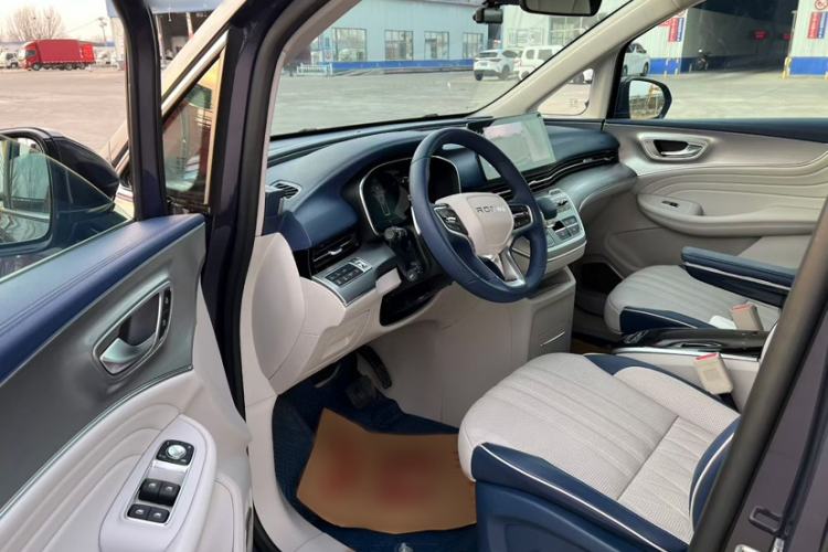 Used Roewe iMAX8 2022 400TGI Prestige Edition Interior 3