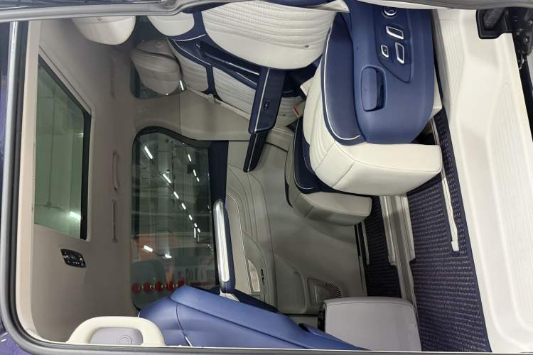 Used Roewe iMAX8 2022 400TGI Prestige Edition Interior 3