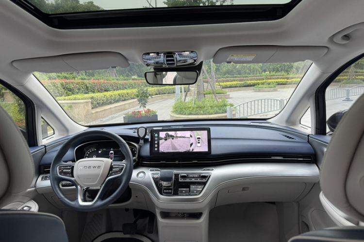 Used Roewe iMAX8 2022 400TGI Prestige Edition Interior 4