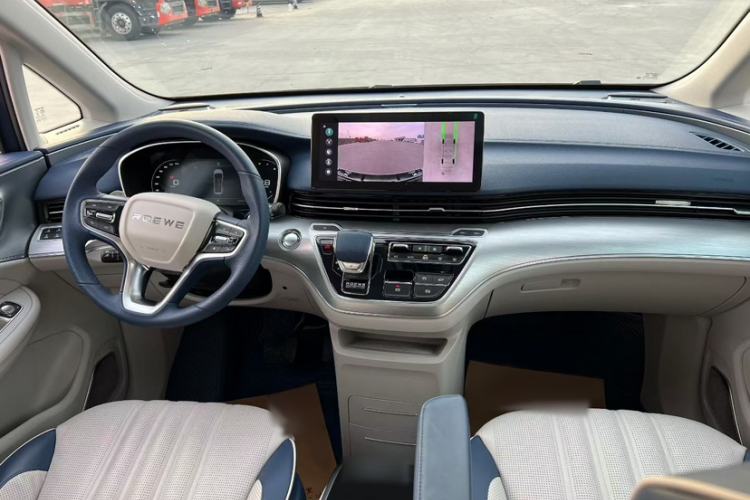 Used Roewe iMAX8 2022 400TGI Prestige Edition Interior 4