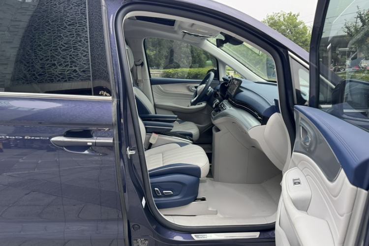Used Roewe iMAX8 2022 400TGI Prestige Edition Interior 5