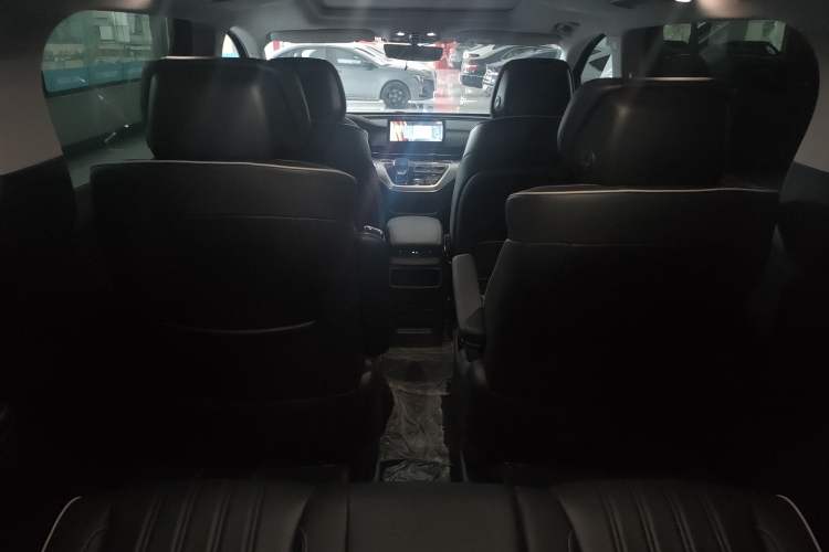Used Roewe iMAX8 2022 400TGI Flagship Edition Interior 6
