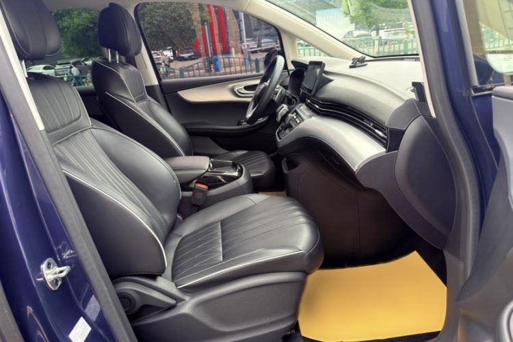 Used Roewe iMAX8 2022 Model 400TGI Exclusive Version for Key Accounts Interior 8