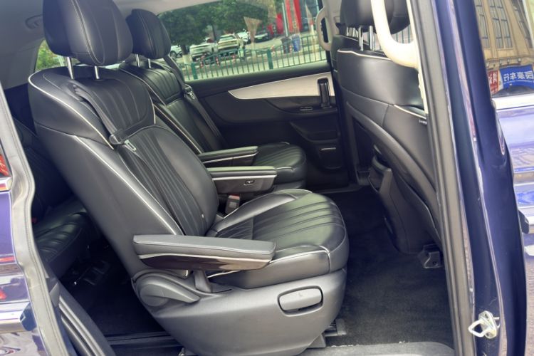 Used Roewe iMAX8 2022 Model 400TGI Exclusive Version for Key Accounts Interior 9