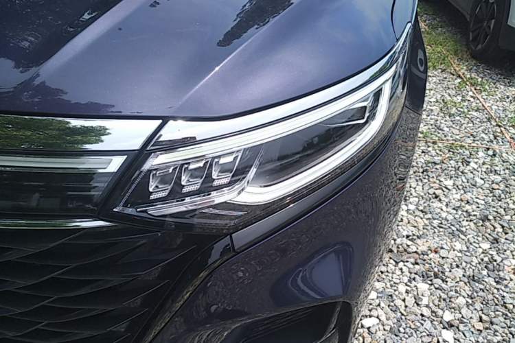 Used Roewe iMAX8 2022 400TGI Ultimate Edition Left Front Headlight