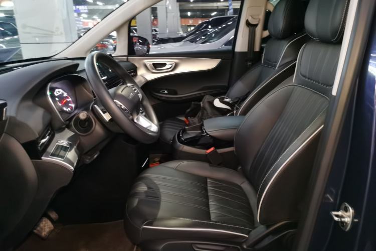 Used Roewe iMAX8 2022 Model 400TGI Exclusive Version for Key Accounts Left Front Seat
