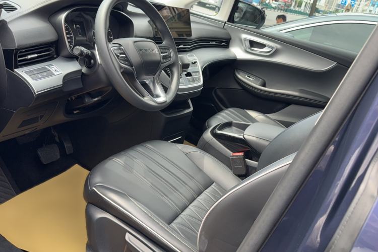 Used Roewe iMAX8 2022 Model 400TGI Exclusive Version for Key Accounts Left Front Seat