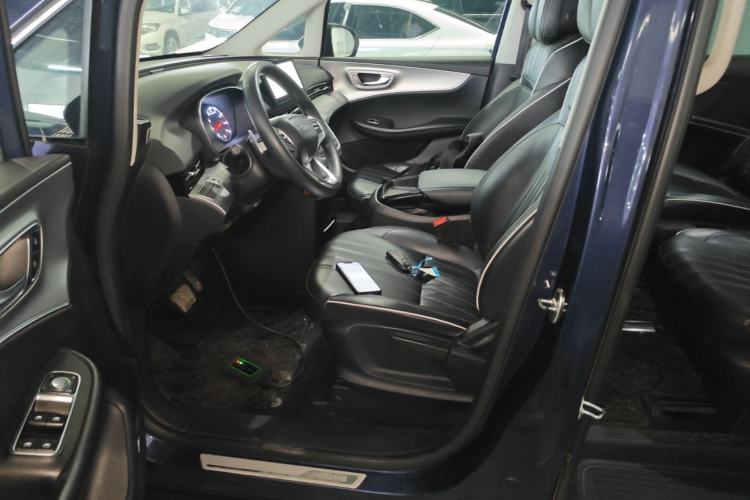 Used Roewe iMAX8 2022 Model 400TGI Exclusive Version for Key Accounts Left Front Seat