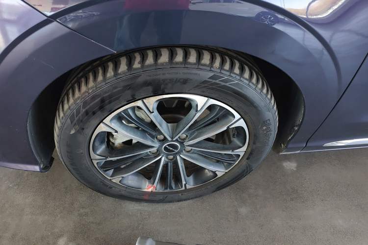 Used Roewe iMAX8  Left Front Wheel Hub