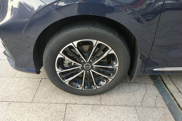 Used Roewe iMAX8 2022 400TGI Flagship Edition Left Front Wheel Hub