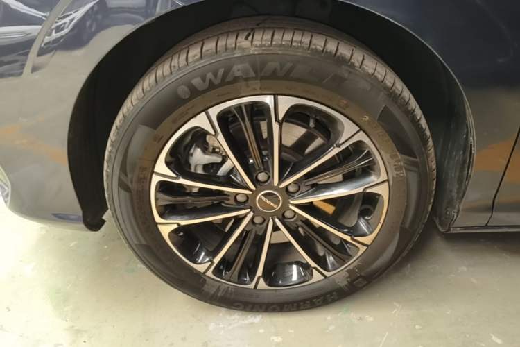 Used Roewe iMAX8 2022 400TGI Flagship Edition Left Front Wheel Hub