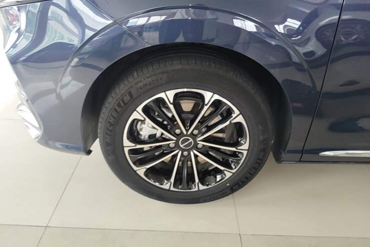 Used Roewe iMAX8 2022 400TGI Prestige Edition Left Front Wheel Hub