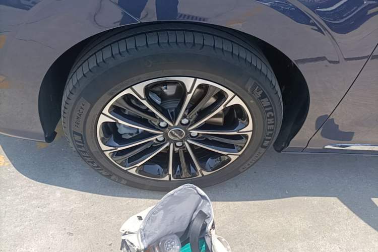 Used Roewe iMAX8 2022 400TGI Celebration Edition Left Front Wheel Hub