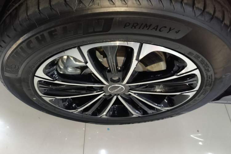 Used Roewe iMAX8 2022 400TGI Prestige Edition Left Front Wheel Hub
