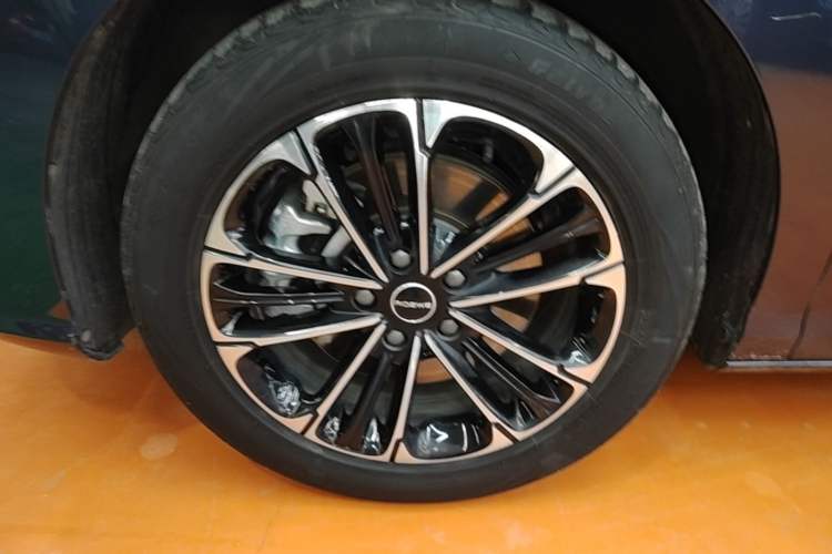Used Roewe iMAX8 2022 400TGI Celebration Edition Left Front Wheel Hub