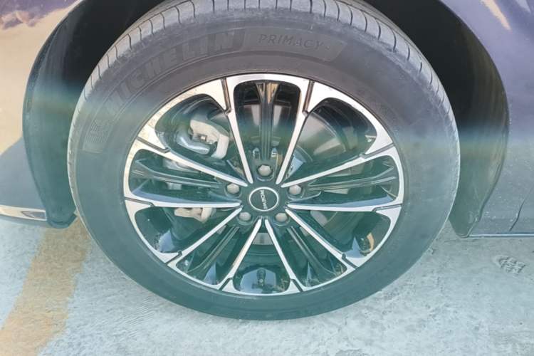 Used Roewe iMAX8 2022 400TGI Prestige Edition Left Front Wheel Hub