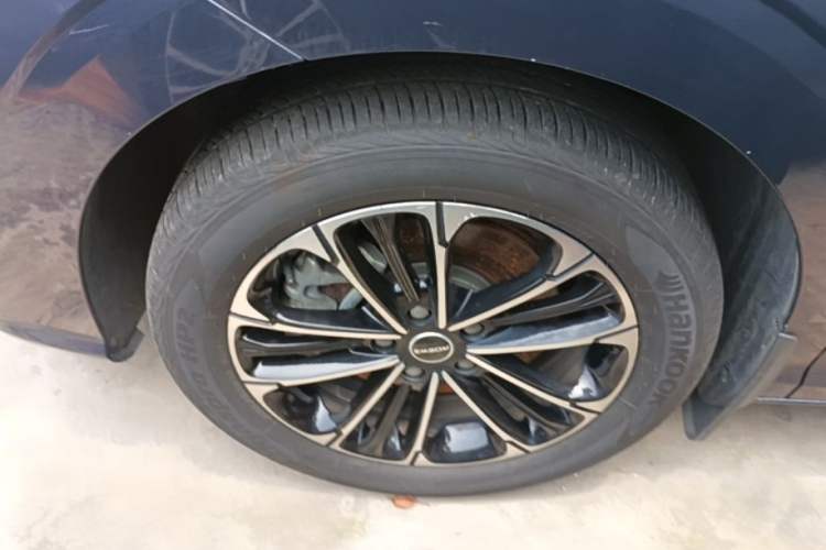 Used Roewe iMAX8 2022 400TGI Flagship Edition Left Front Wheel Hub