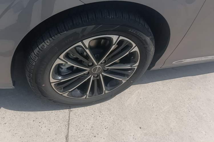 Used Roewe iMAX8 2022 400TGI Prestige Edition Left Front Wheel Hub