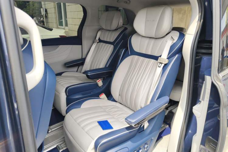 Used Roewe iMAX8 2022 400TGI Prestige Edition Left Rear Seat