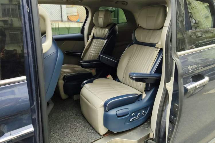 Used Roewe iMAX8 2022 400TGI Prestige Edition Left Rear Seat
