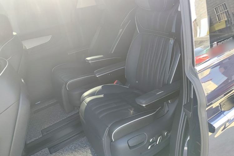 Used Roewe iMAX8 2022 400TGI Prestige Edition Left Rear Seat