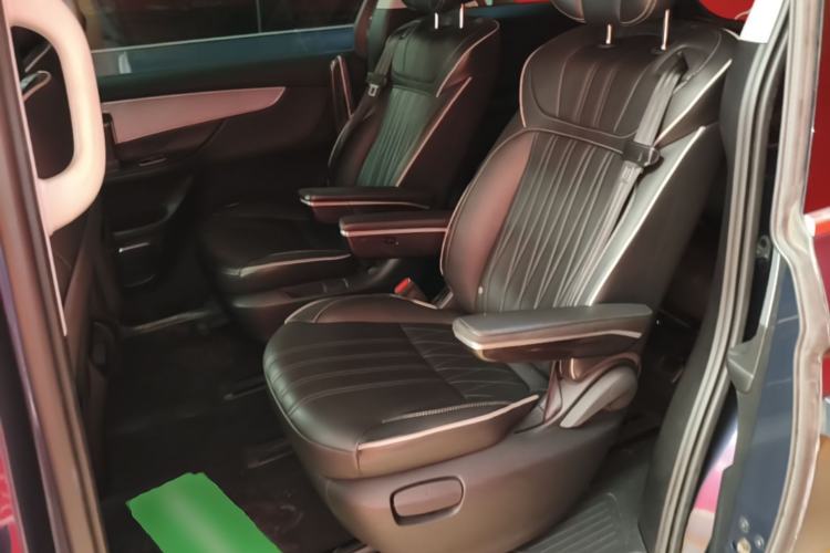 Used Roewe iMAX8 2022 Model 400TGI Exclusive Version for Key Accounts Left Rear Seat