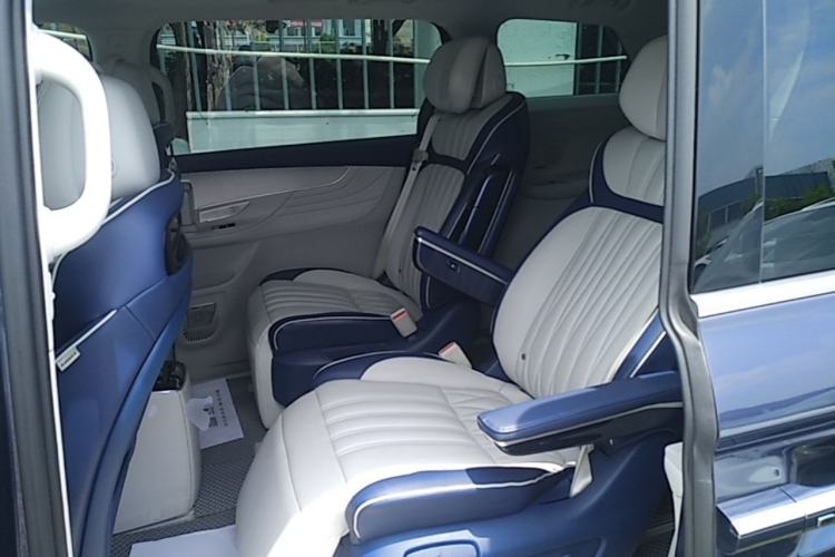 Used Roewe iMAX8 2022 400TGI Ultimate Edition Left Rear Seat