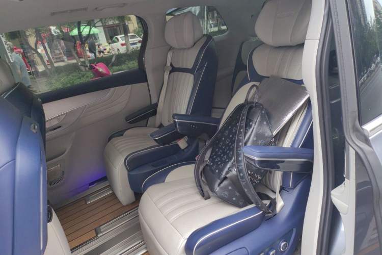 Used Roewe iMAX8 2022 400TGI Prestige Edition Left Rear Seat