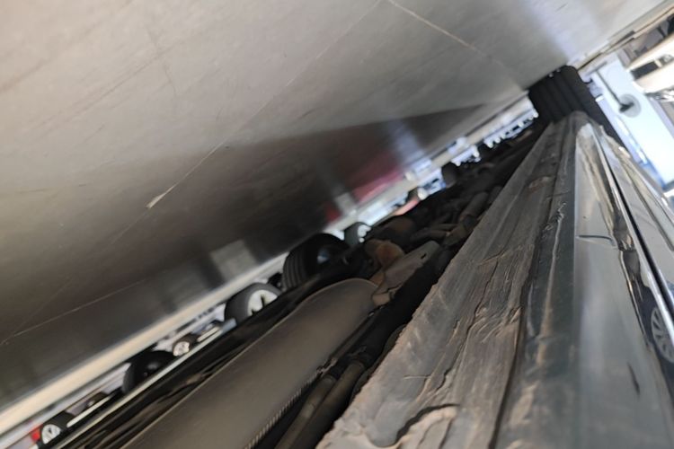 Used Roewe iMAX8 2022 400TGI Celebration Edition Left Side Sill