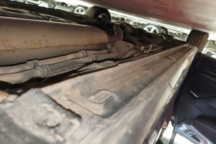 Used Roewe iMAX8 2022 Model 400TGI Exclusive Version for Key Accounts Left Side Sill