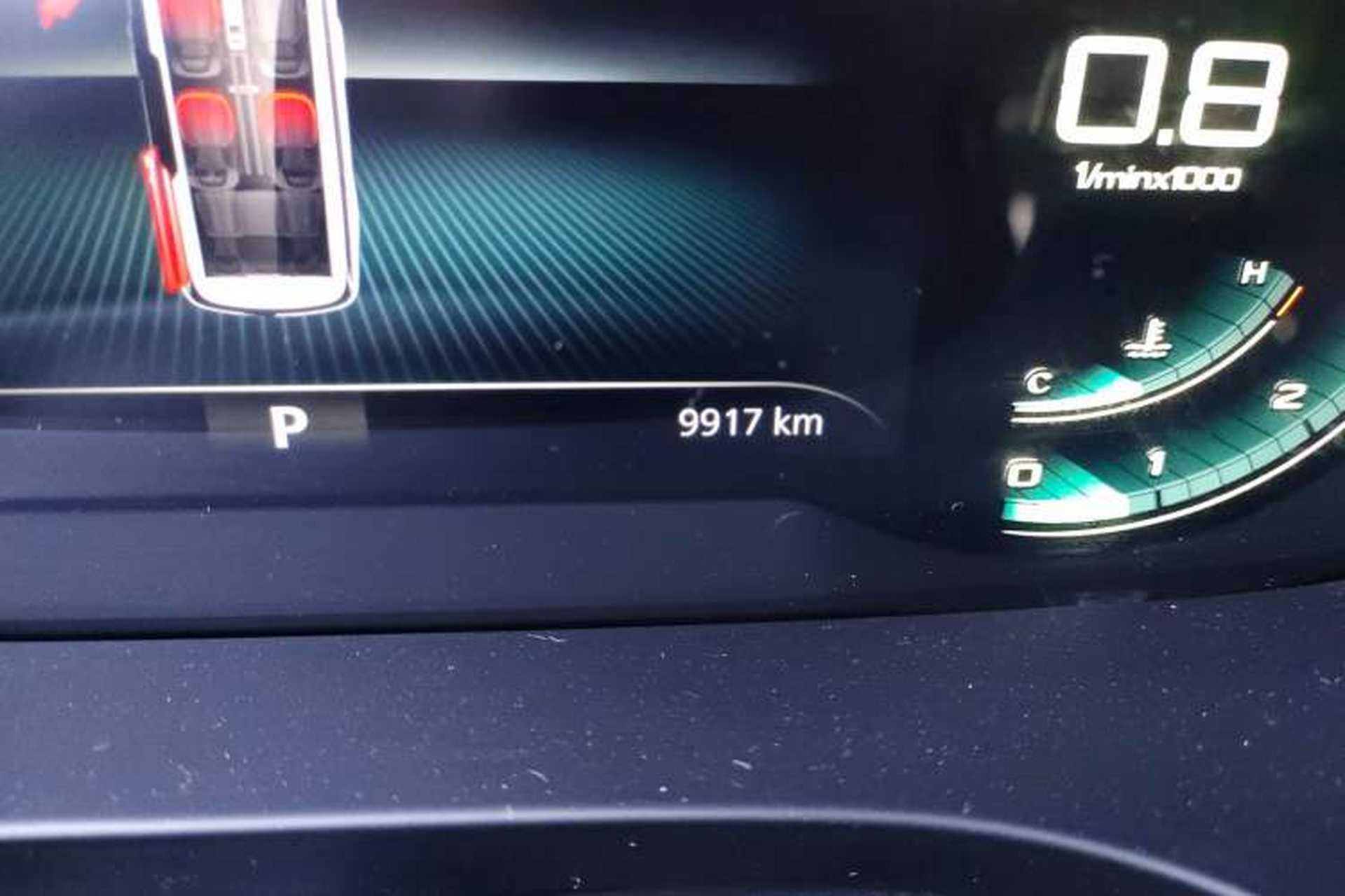 Used Roewe iMAX8 2022 400TGI Celebration Edition Odometer Close Up