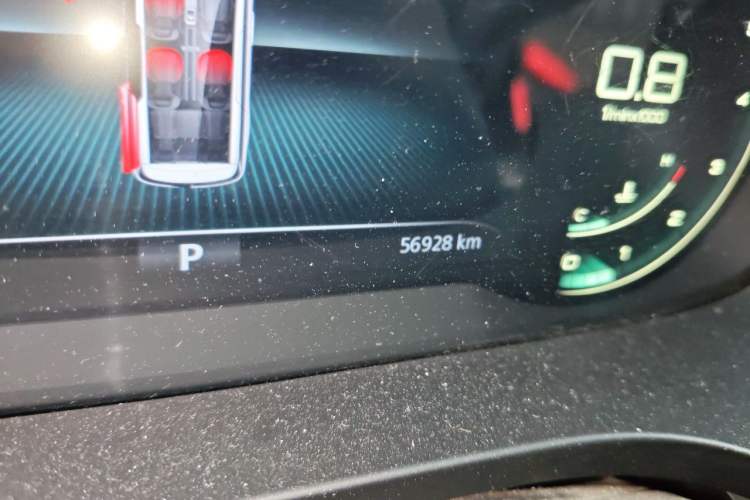 Used Roewe iMAX8 2022 400TGI Prestige Edition Odometer Close Up