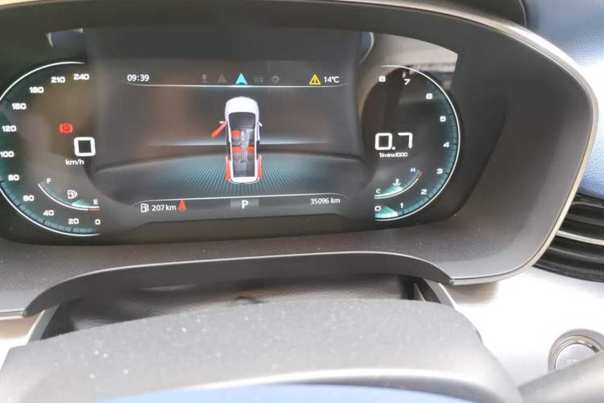 Used Roewe iMAX8 2022 400TGI Celebration Edition Odometer Close Up