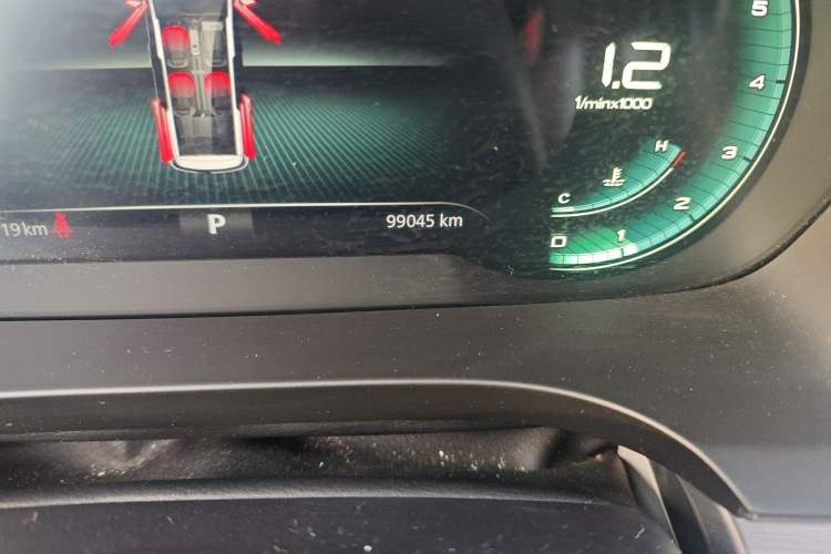 Used Roewe iMAX8 2022 400TGI Prestige Edition Odometer Close Up