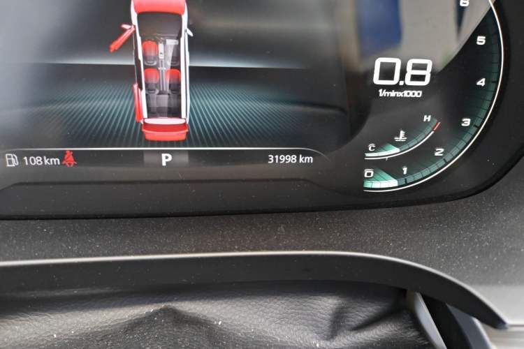 Used Roewe iMAX8 2022 400TGI Celebration Edition Odometer Close Up