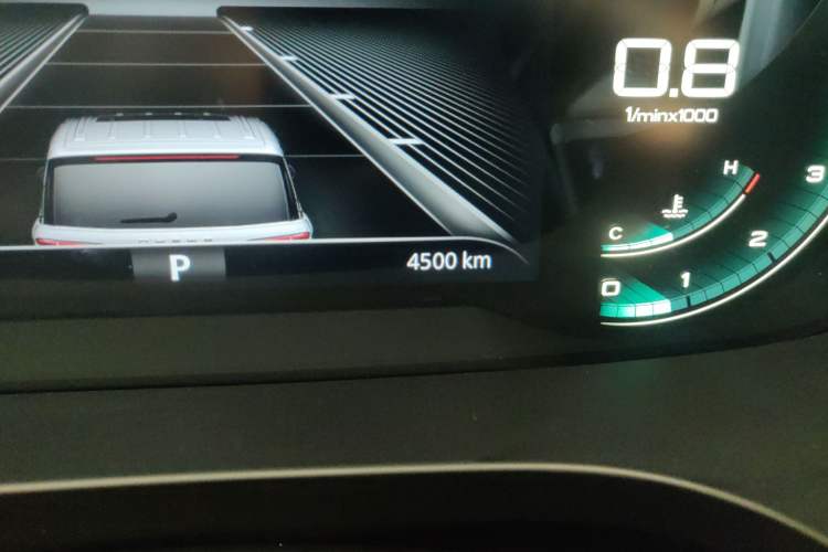 Used Roewe iMAX8 2022 400TGI Prestige Edition Odometer Close Up