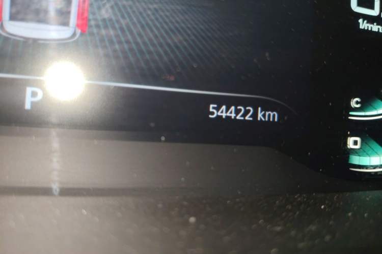 Used Roewe iMAX8 2022 400TGI Celebration Edition Odometer Close Up