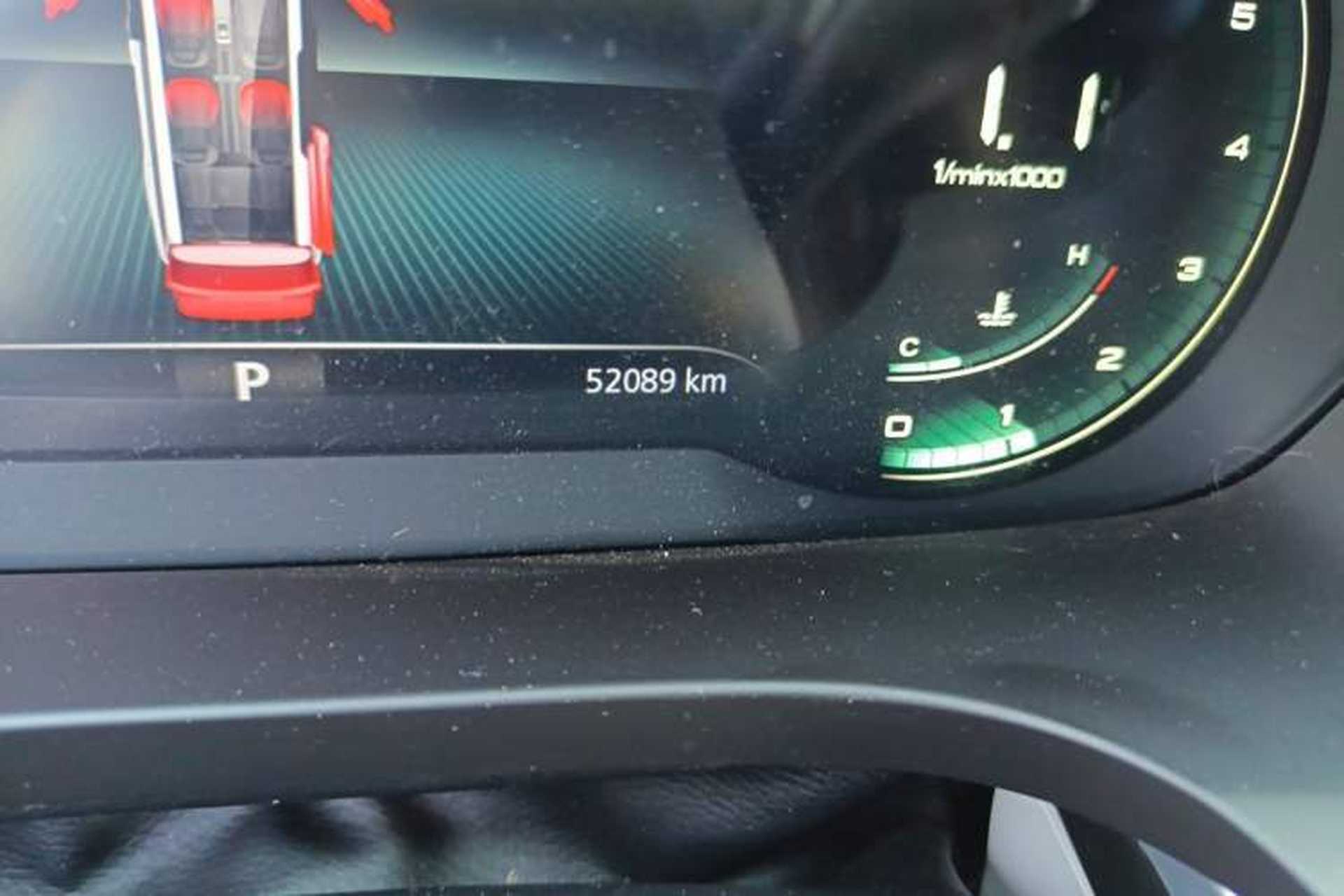 Used Roewe iMAX8 2022 400TGI Prestige Edition Odometer Close Up
