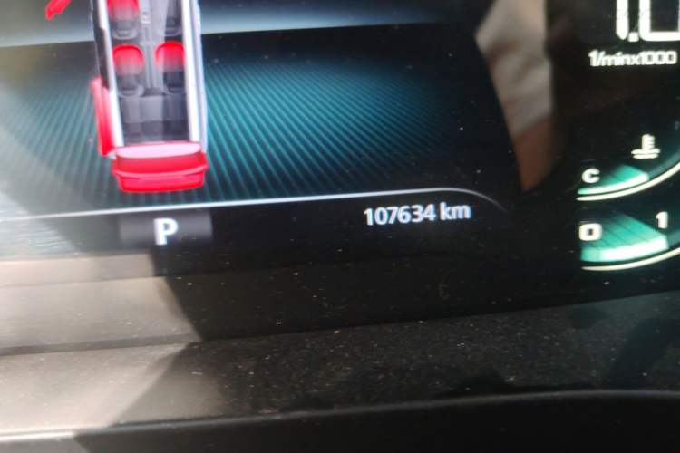 Used Roewe iMAX8 2022 400TGI Celebration Edition Odometer Close Up