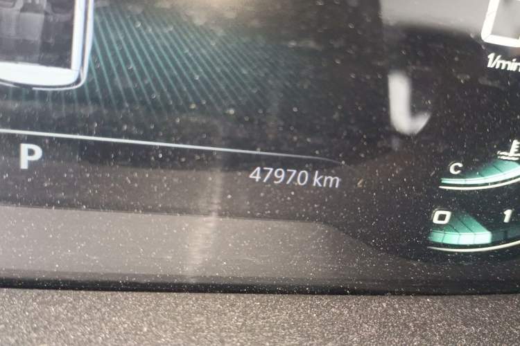 Used Roewe iMAX8 2022 400TGI Celebration Edition Odometer Close Up