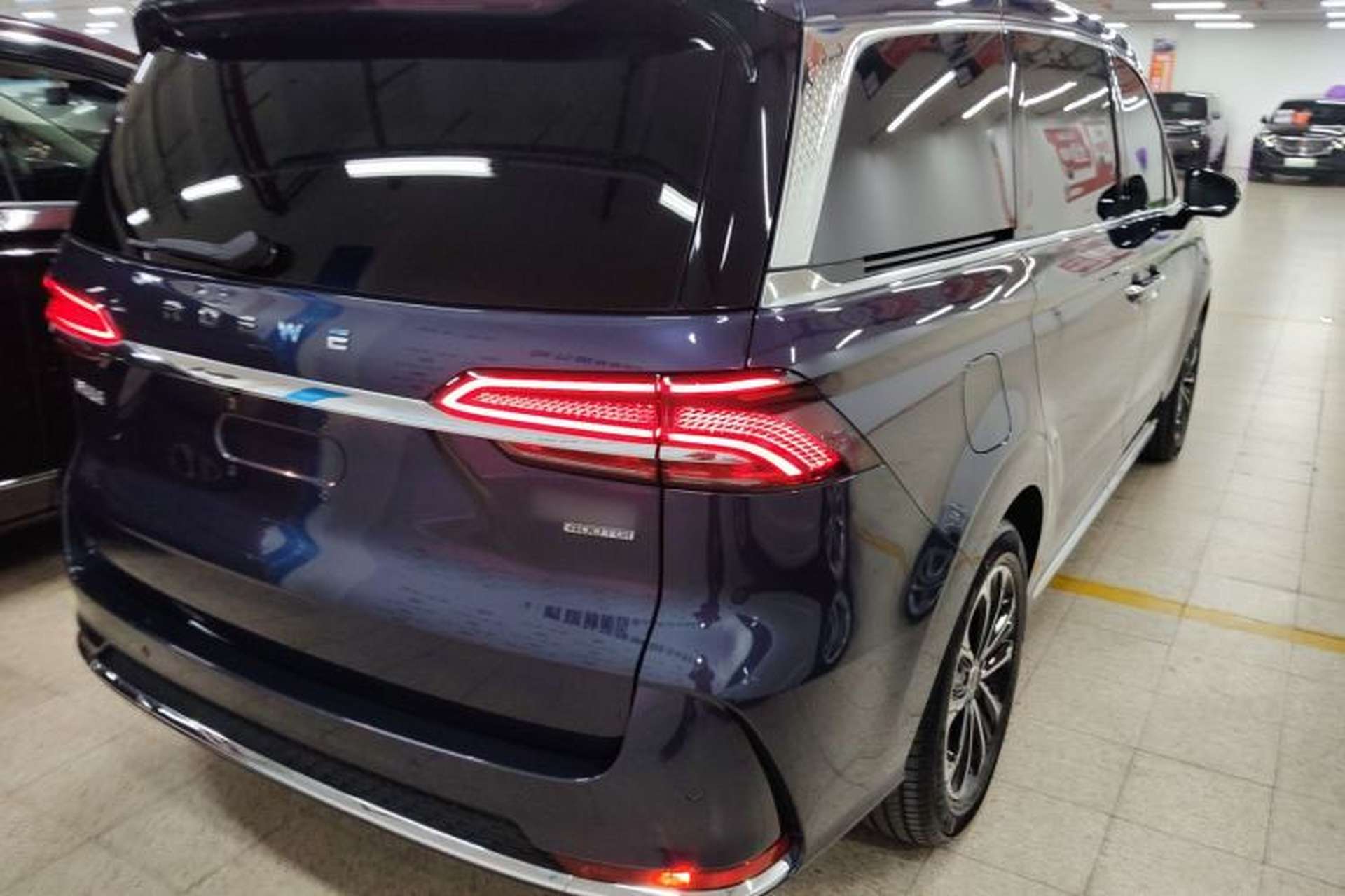 Used Roewe iMAX8 2022 400TGI Prestige Edition Rear Right 45 Deg