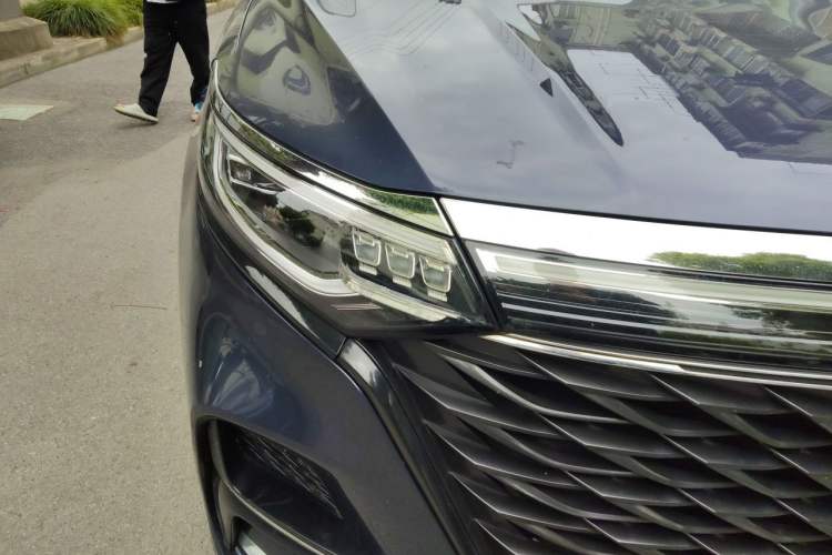 Used Roewe iMAX8 2022 400TGI Prestige Edition Right Front Headlight