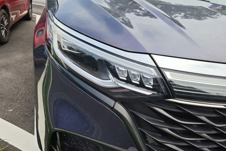 Used Roewe iMAX8 2022 400TGI Prestige Edition Right Front Headlight