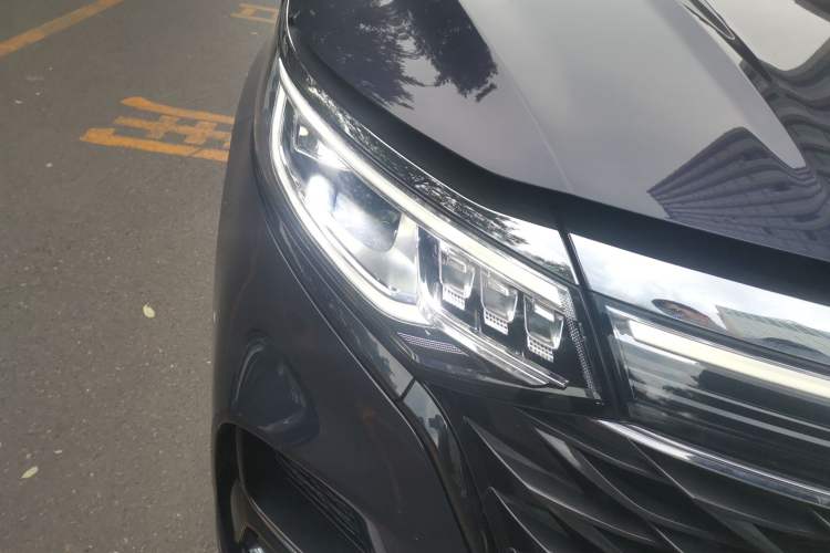 Used Roewe iMAX8 2022 400TGI Flagship Edition Right Front Headlight